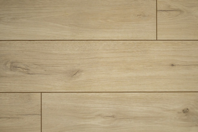 Замковый ламинат 100% натуральный, состоит из осины и березы 50/50, толщина 8 мм., водостойкий (72 часа защиты от воды), 34 класс износостойкости/AC6, ударопрочный. Структура D глубокие поры